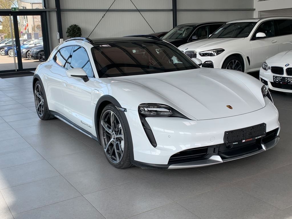 Porsche Taycan 2021