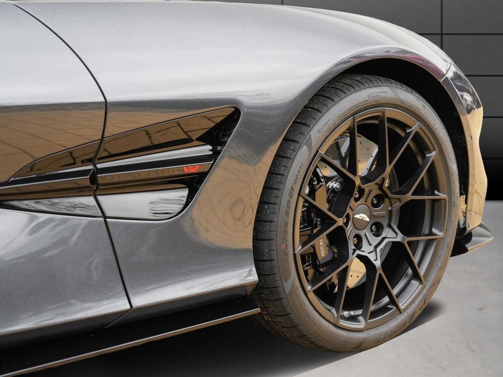 Aston Martin Vanquish
