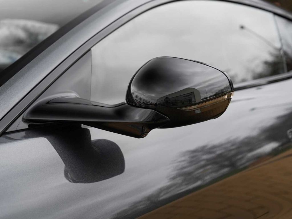 Aston Martin Vanquish