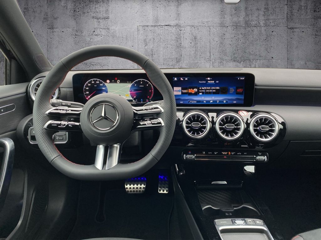 Mercedes-Benz A 200 2025