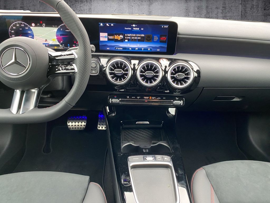 Mercedes-Benz A 200 2025