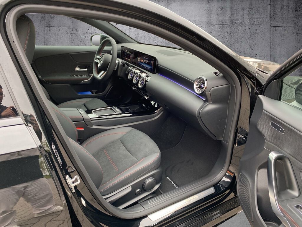 Mercedes-Benz A 200 2025