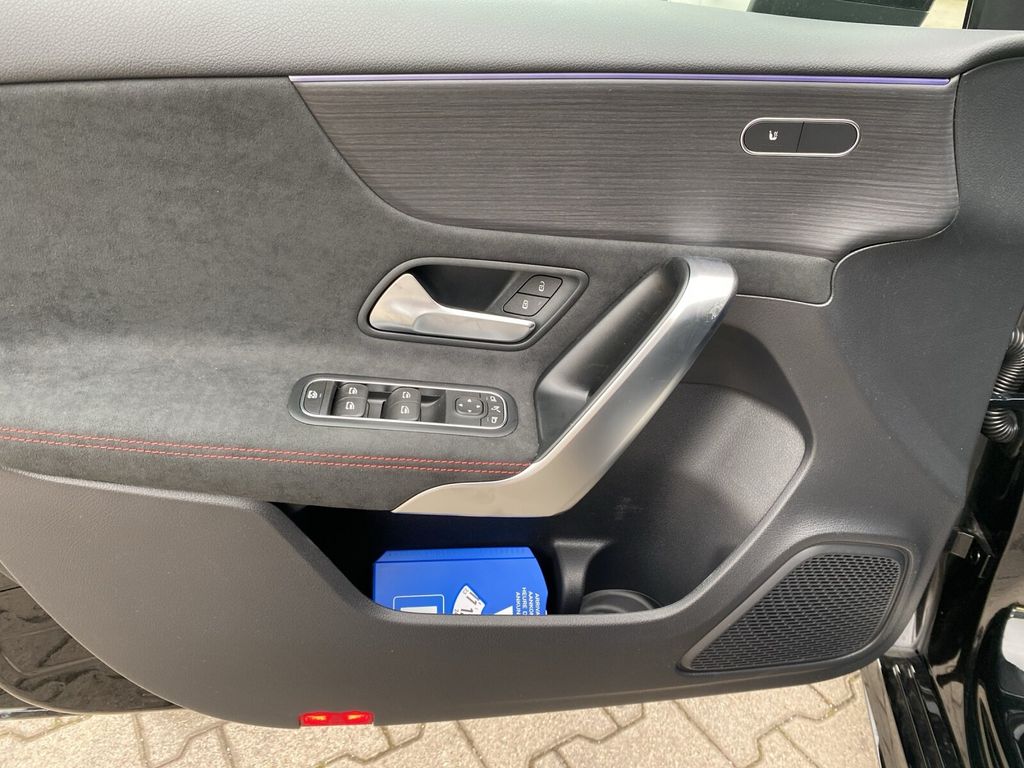 Mercedes-Benz A 200 2025