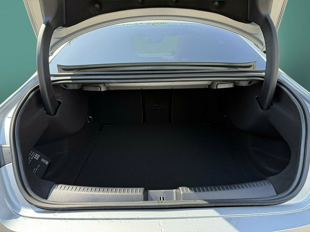 Mercedes-Benz CLA 200 2025