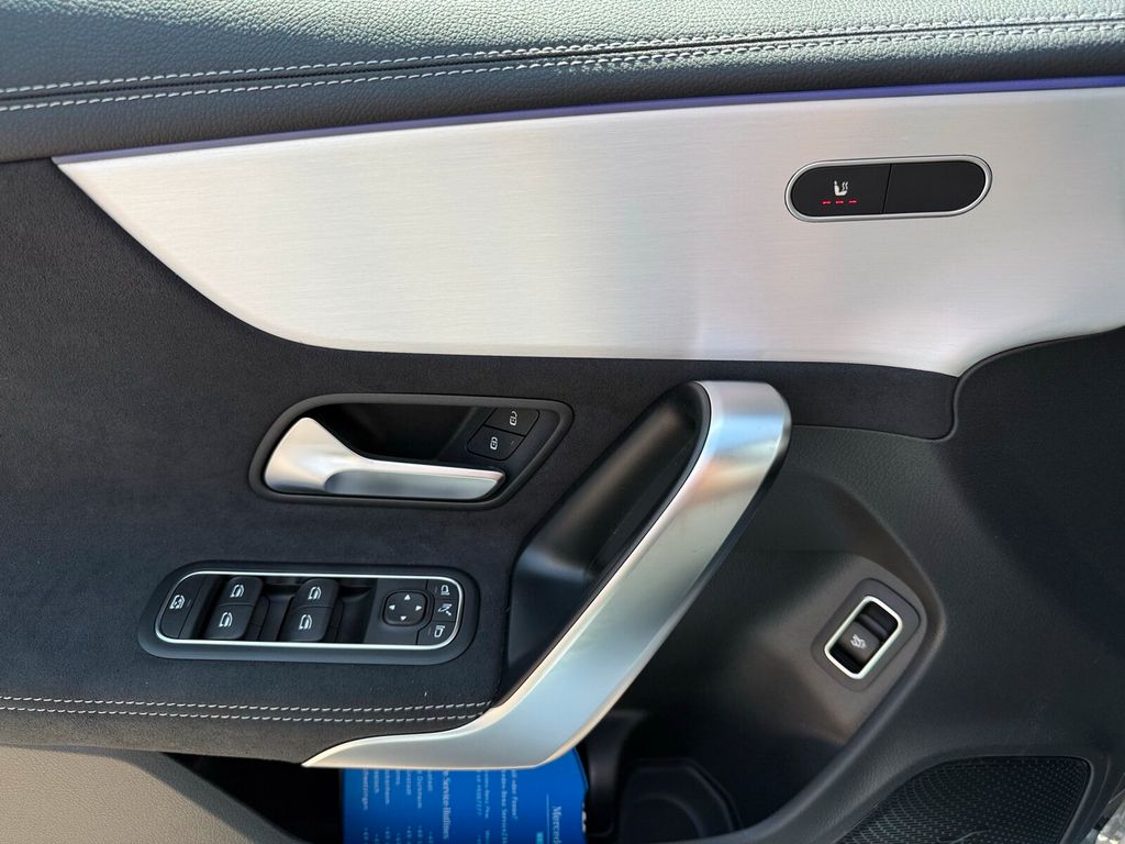 Mercedes-Benz CLA 200 2025