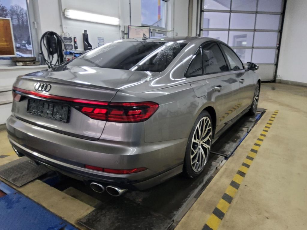 Audi S8 2022