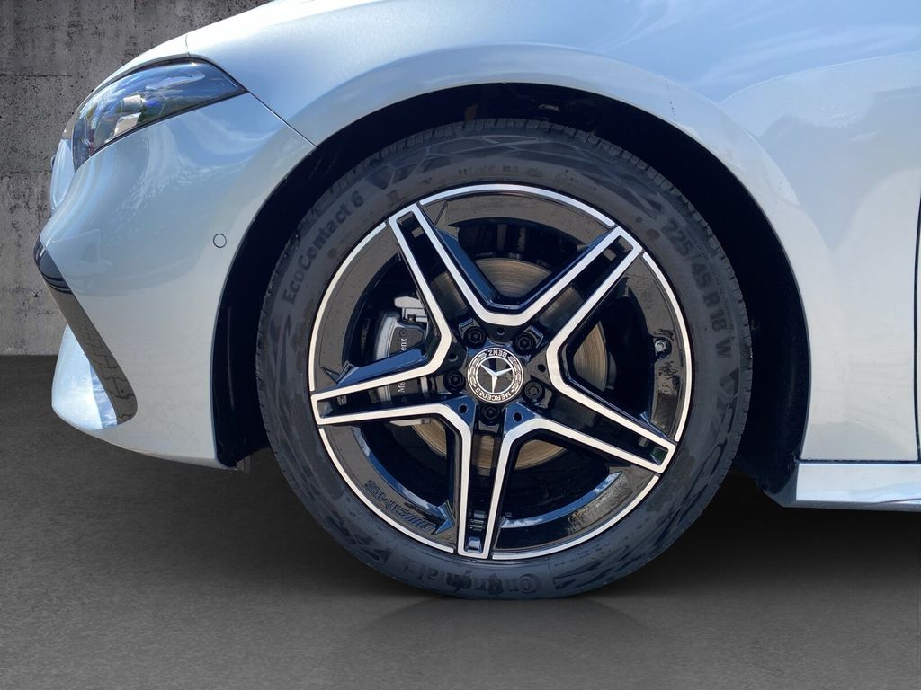 Mercedes-Benz A 200 2025