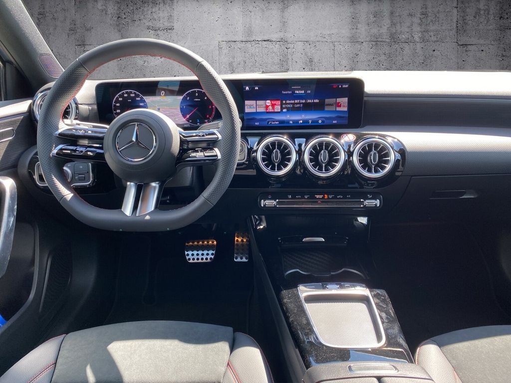 Mercedes-Benz A 200 2025