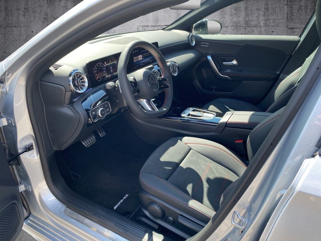 Mercedes-Benz A 200 2025