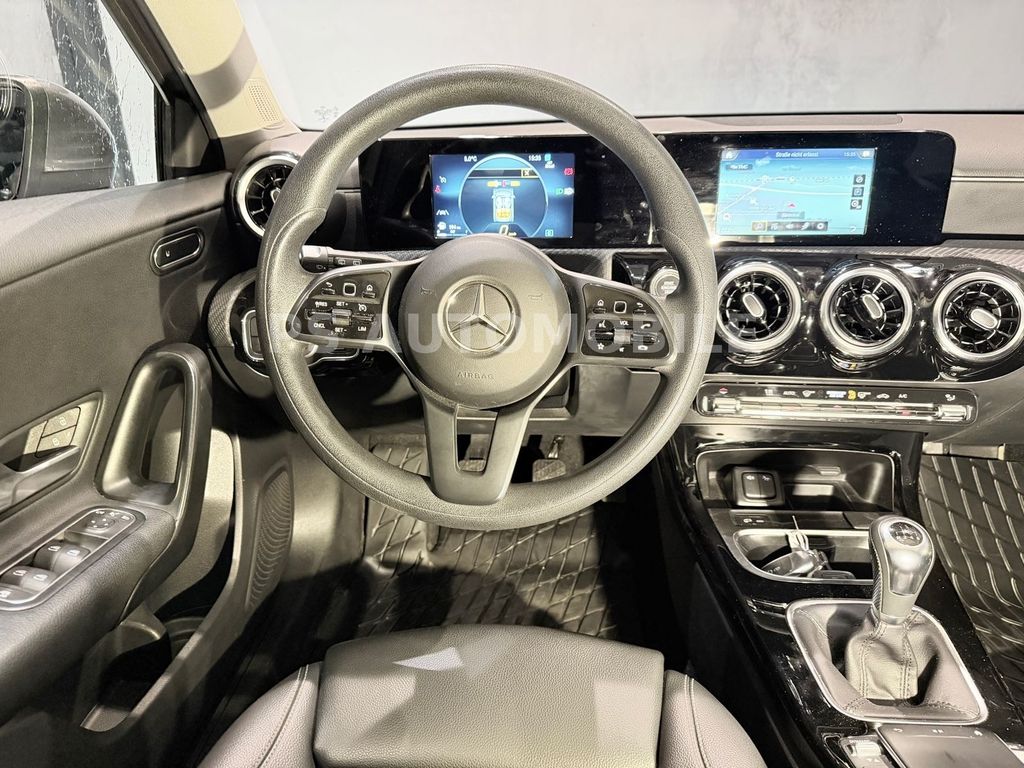 Mercedes-Benz A 180 2021
