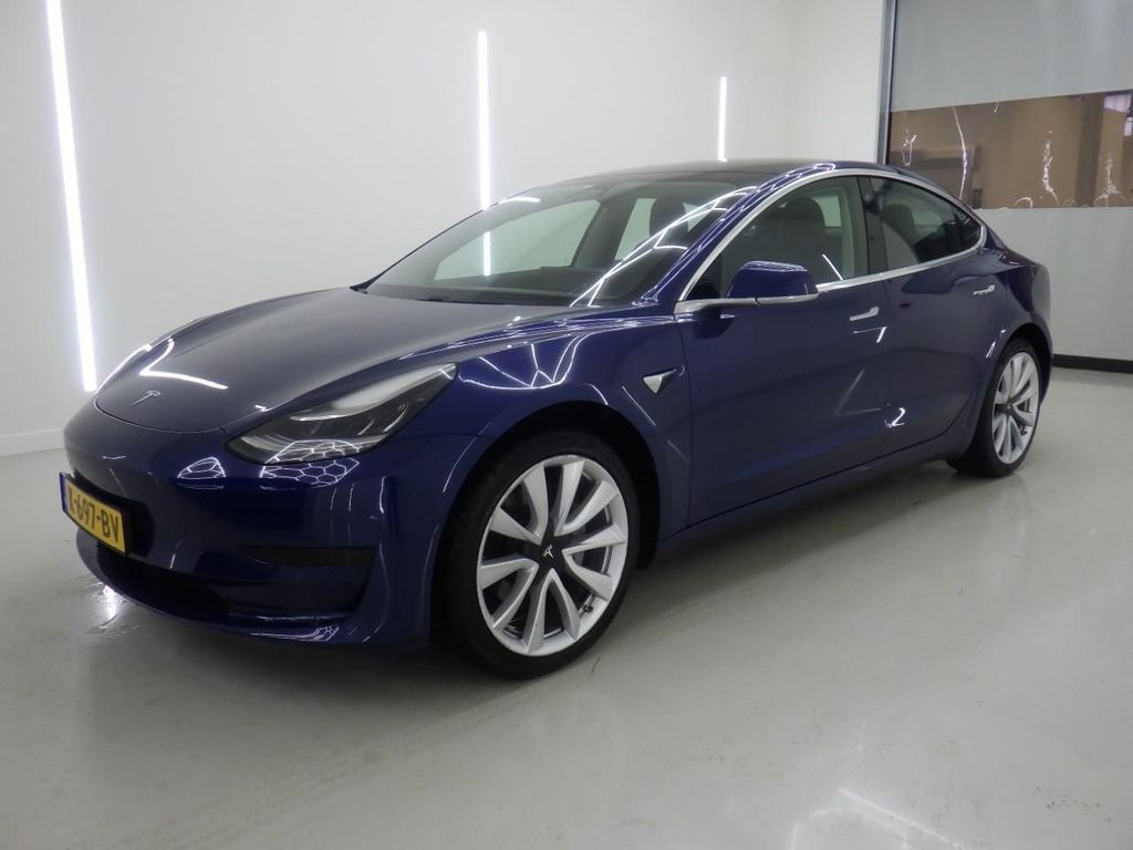 Tesla Model 3 2020