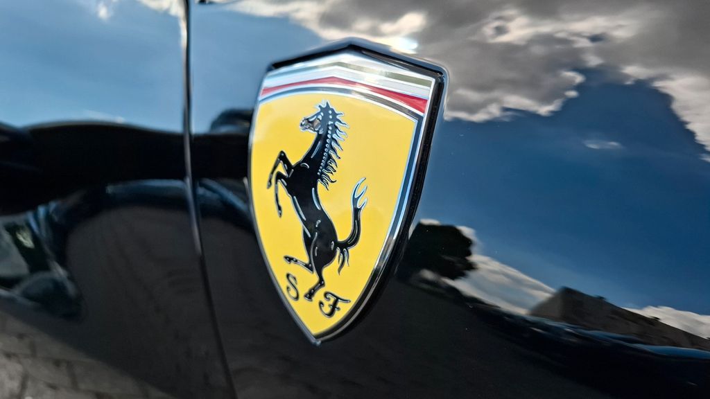 Ferrari 296 GTS 2025