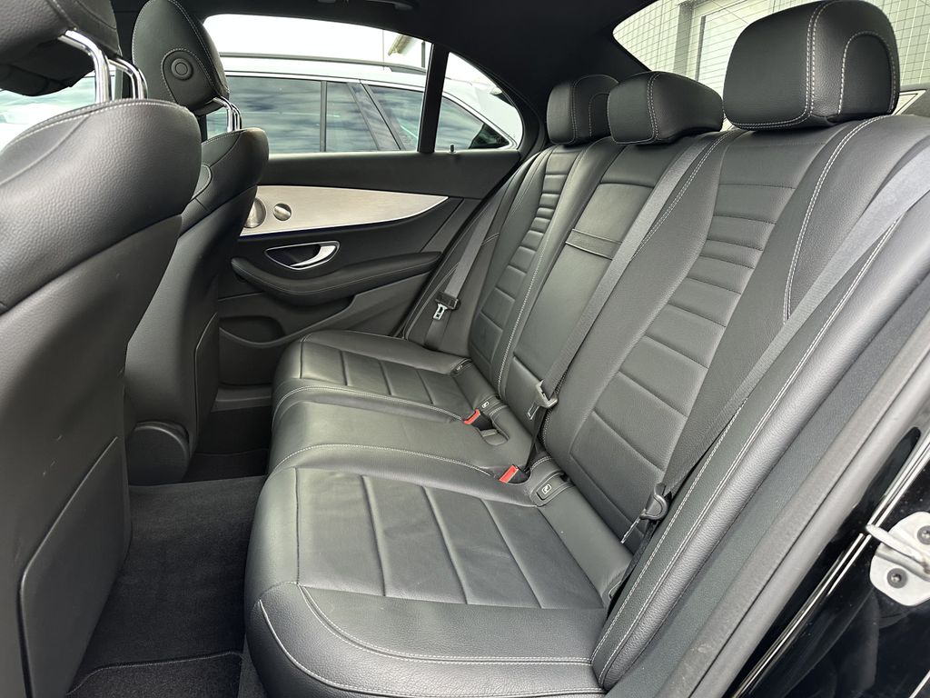 Mercedes-Benz E 300 2022