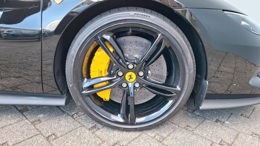 Ferrari 296 GTS 2025