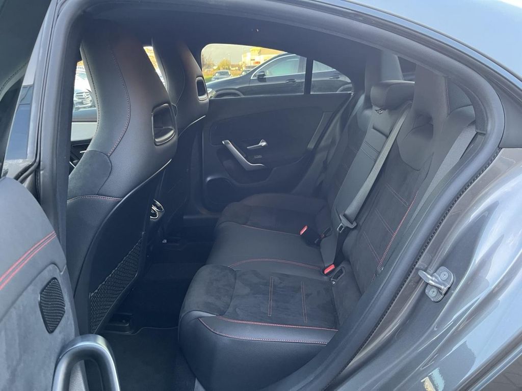 Mercedes-Benz CLA 200 2024