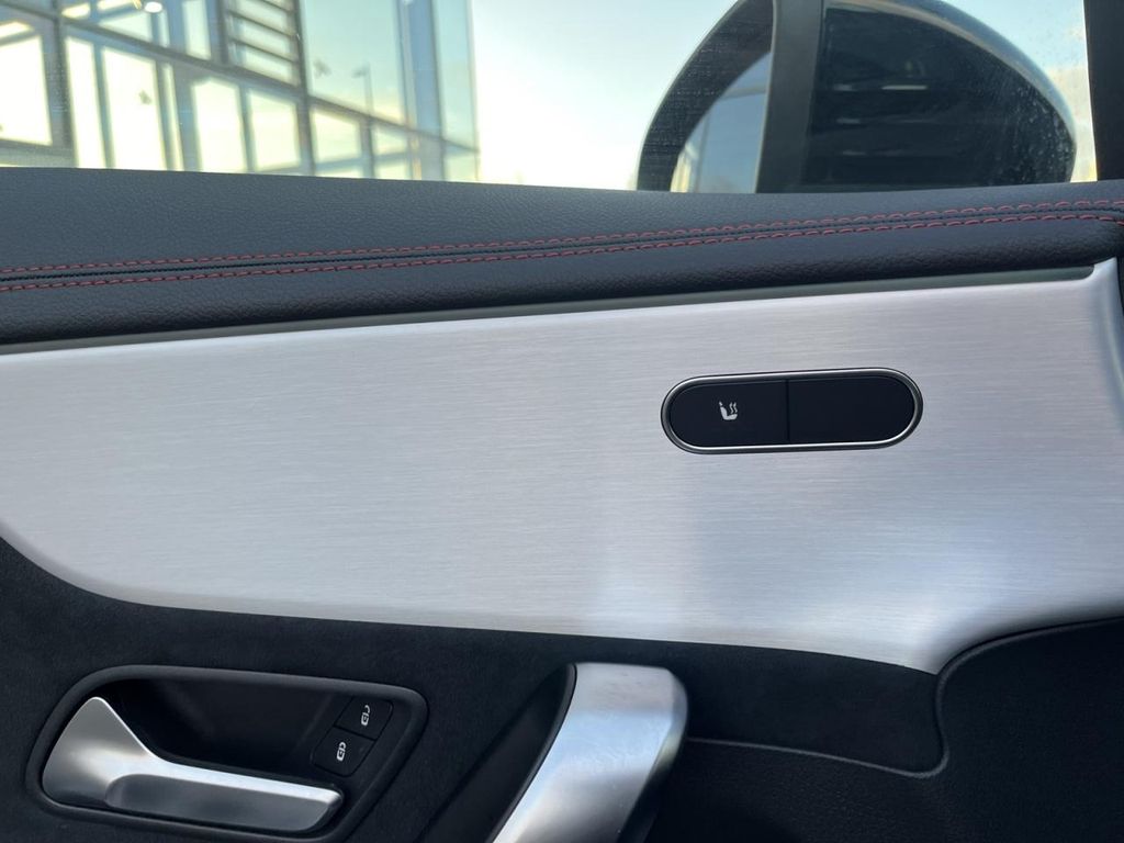 Mercedes-Benz CLA 200 2024