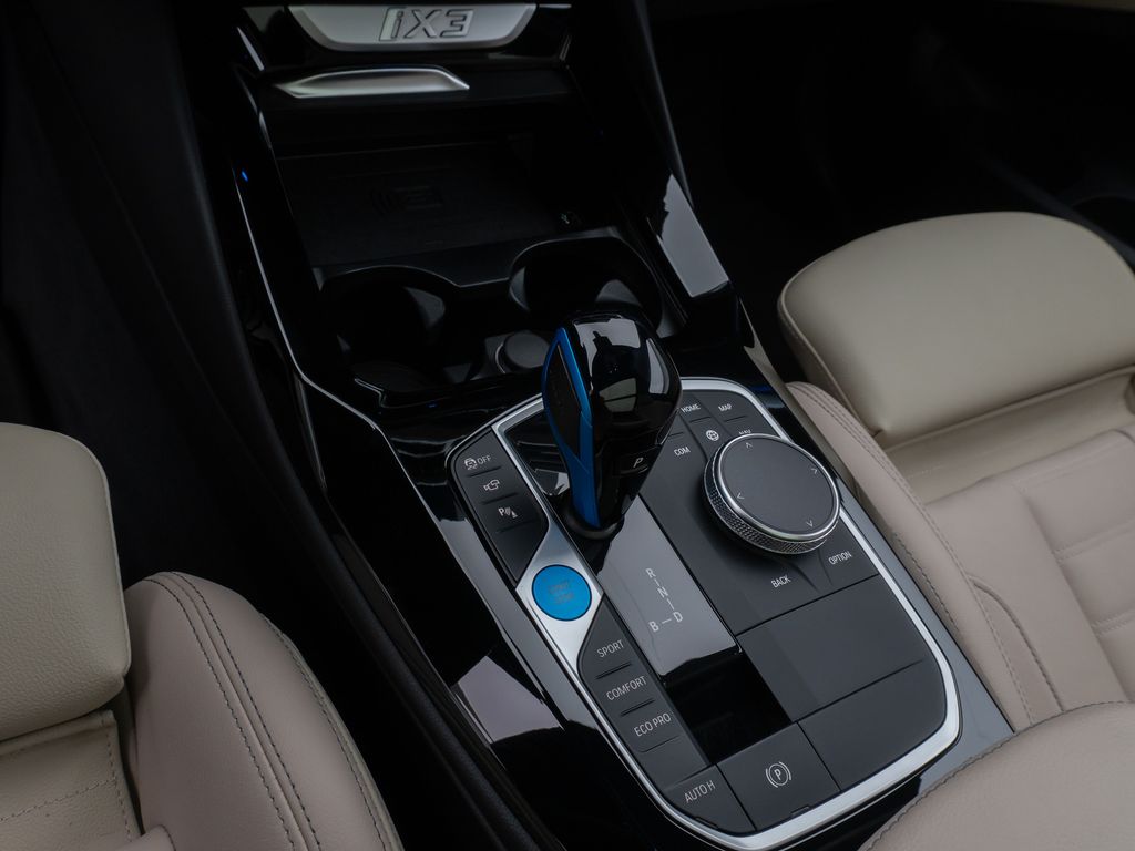 BMW iX3 2022