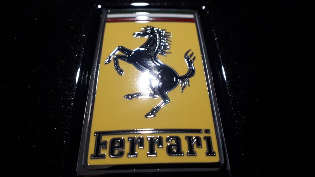 Ferrari 296 GTS 2024