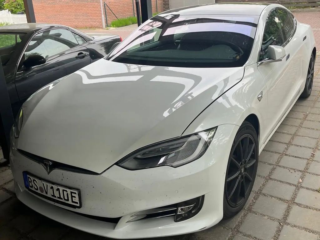 Tesla Model S 2018