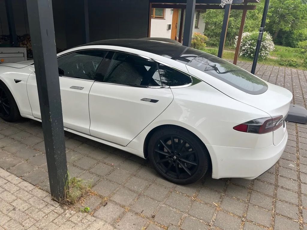 Tesla Model S 2018
