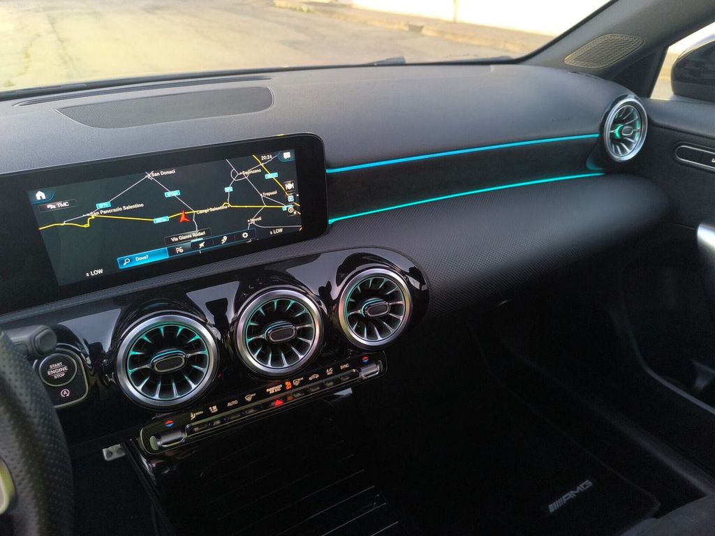 Mercedes-Benz A 180 2021