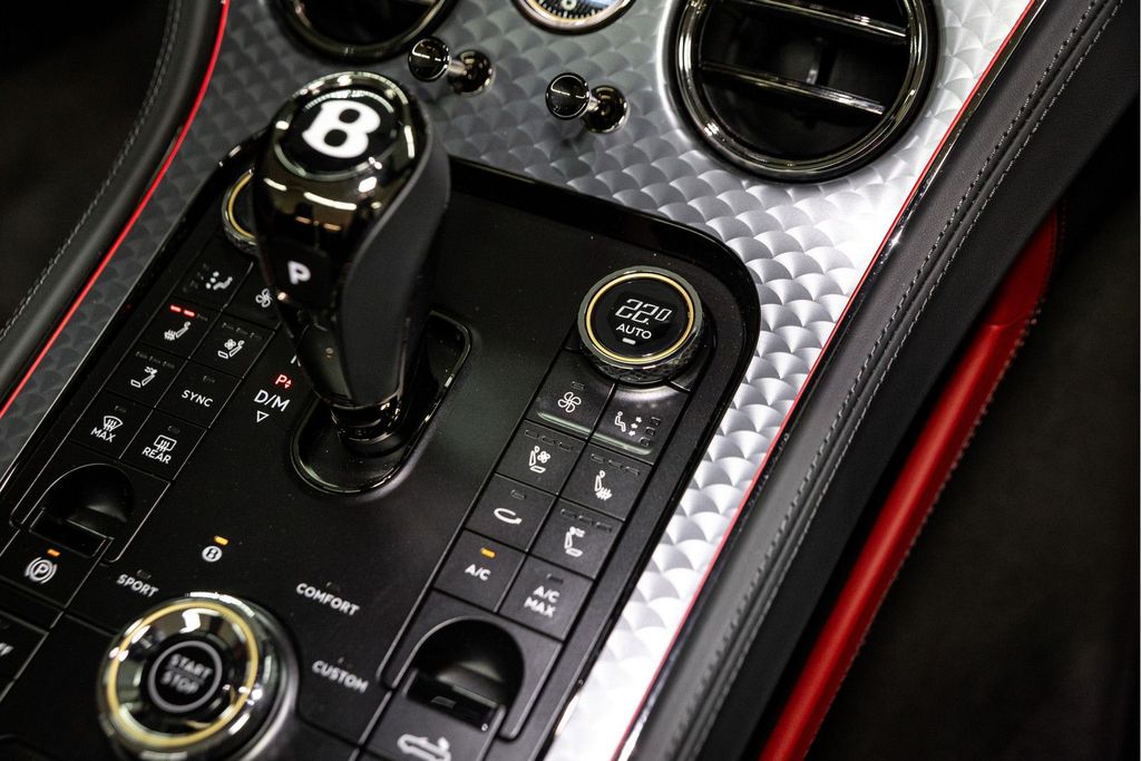 Bentley Continental GTC 2025