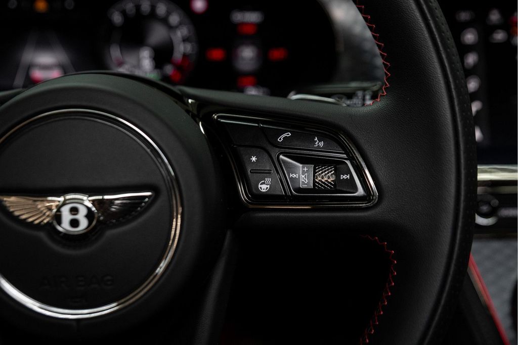 Bentley Continental GTC 2025