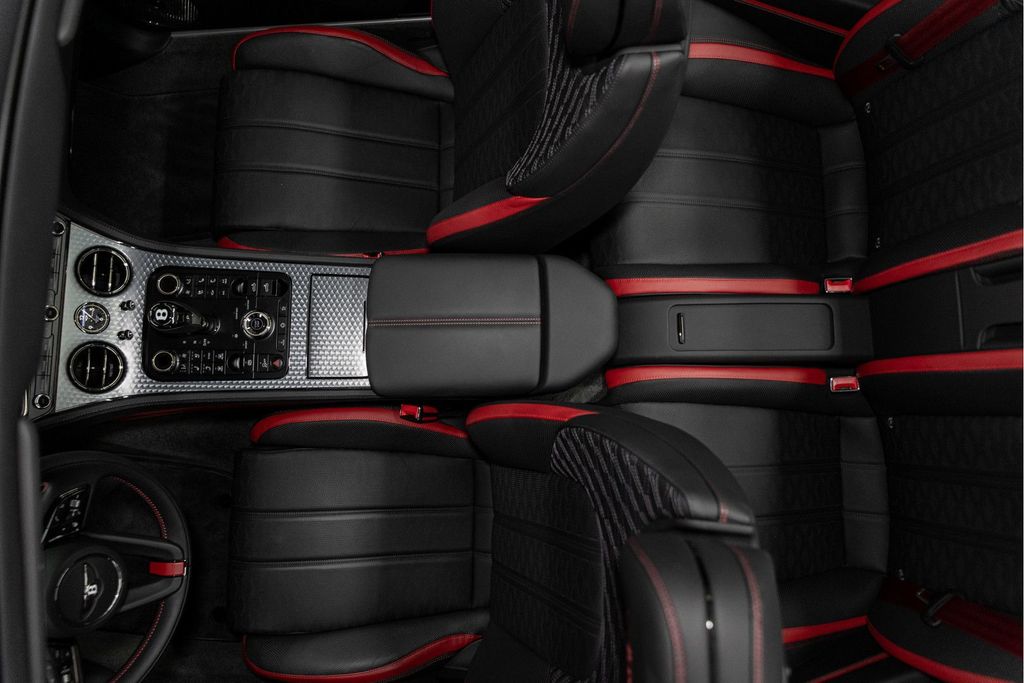 Bentley Continental GTC 2025