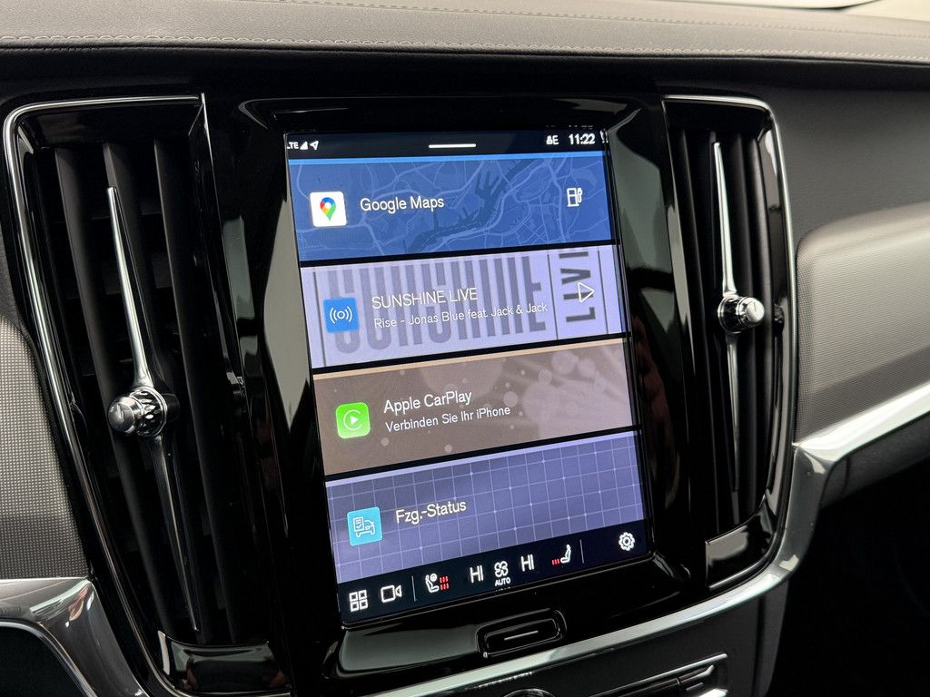 Volvo V90 2025