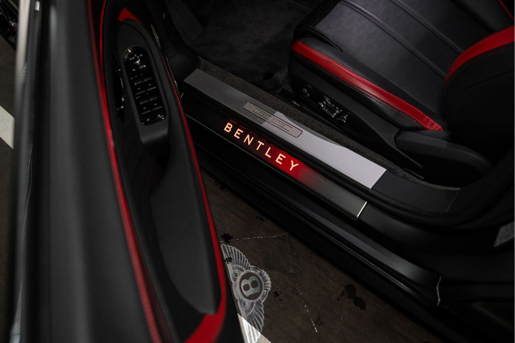 Bentley Continental GTC 2025