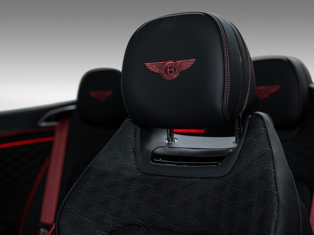 Bentley Continental GTC 2025