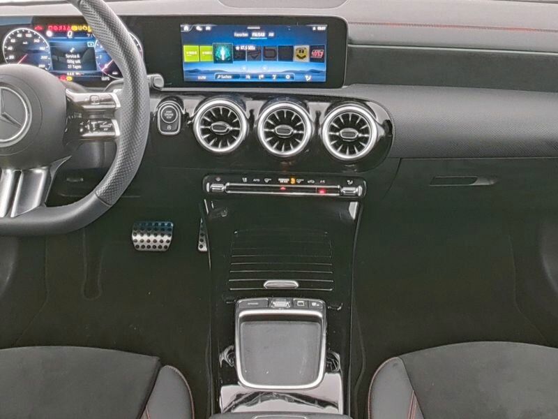 Mercedes-Benz CLA 180 2024