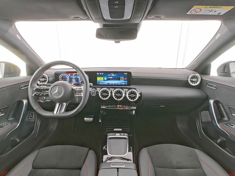 Mercedes-Benz CLA 180 2024