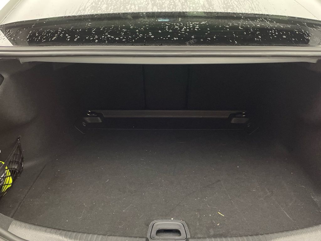 Mercedes-Benz C 200 2025