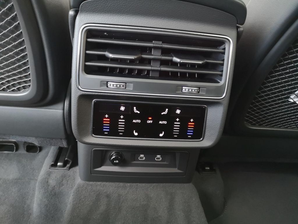 Audi SQ7 2024