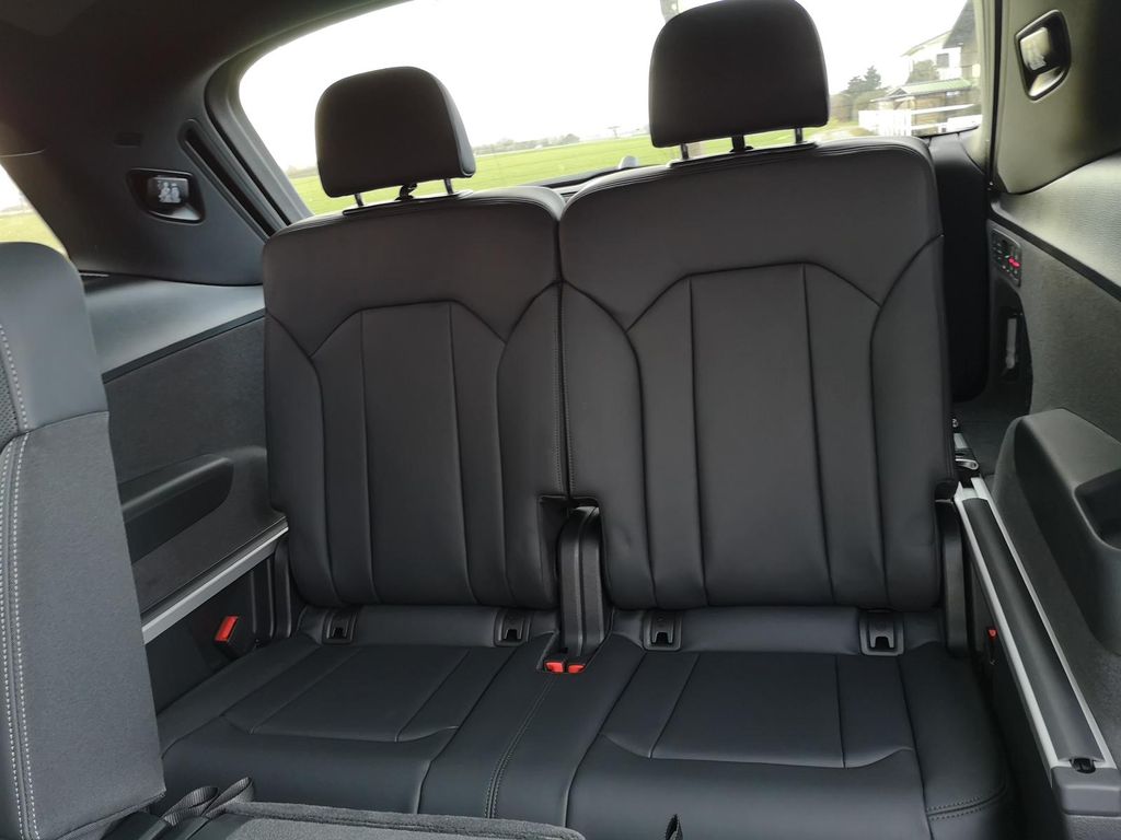 Audi SQ7 2024