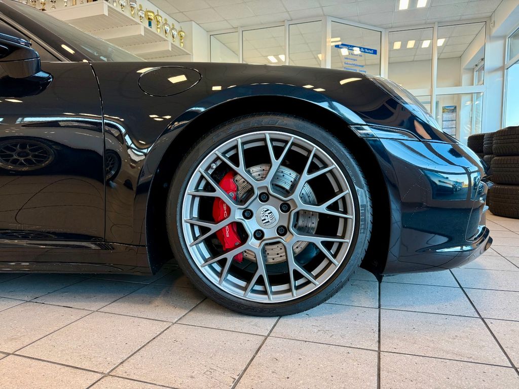 Porsche 992 2022
