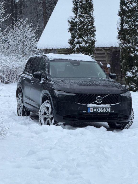 Volvo XC90 2025