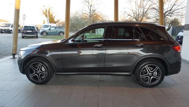 Mercedes-Benz GLC 300 2021