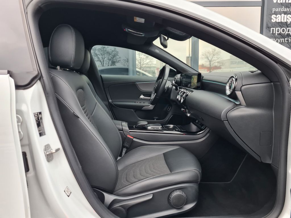 Mercedes-Benz CLA 200 2023