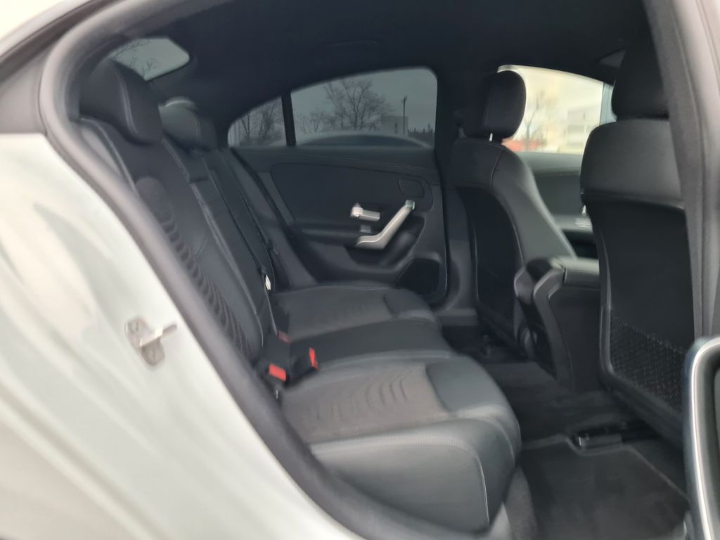 Mercedes-Benz CLA 200 2023