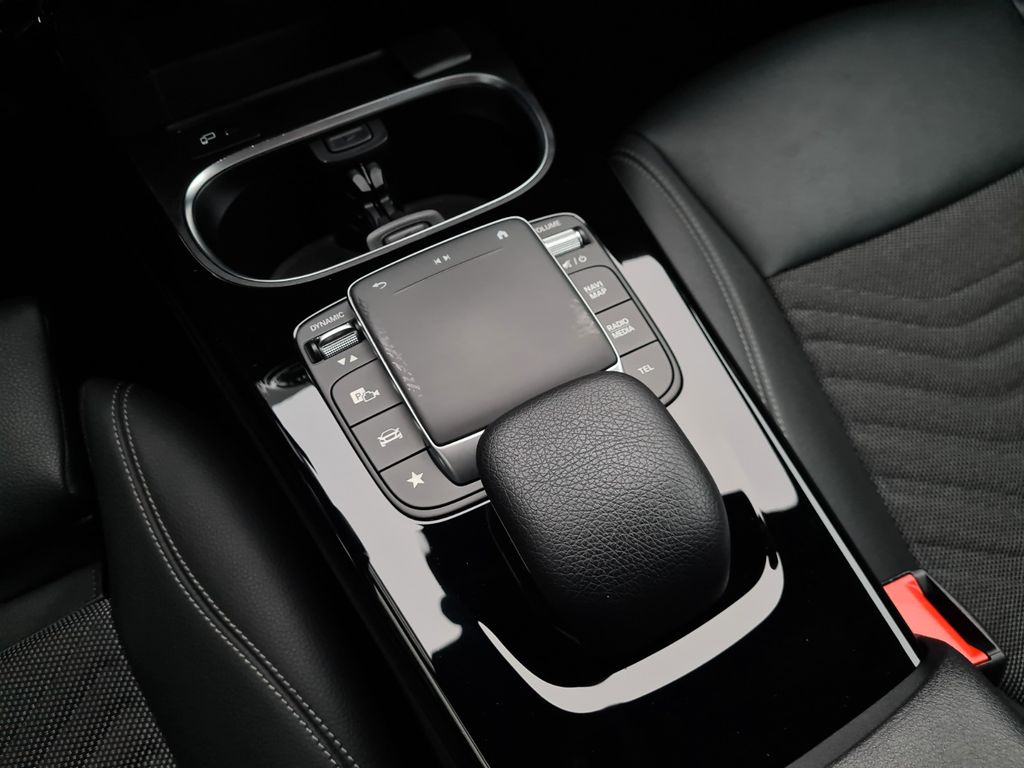 Mercedes-Benz CLA 200 2023