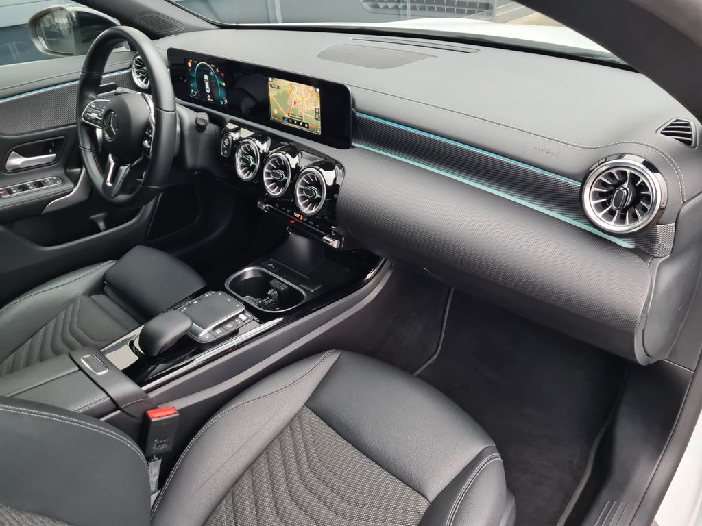 Mercedes-Benz CLA 200 2023