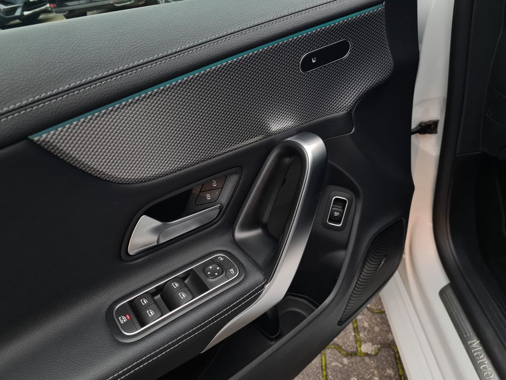 Mercedes-Benz CLA 200 2023