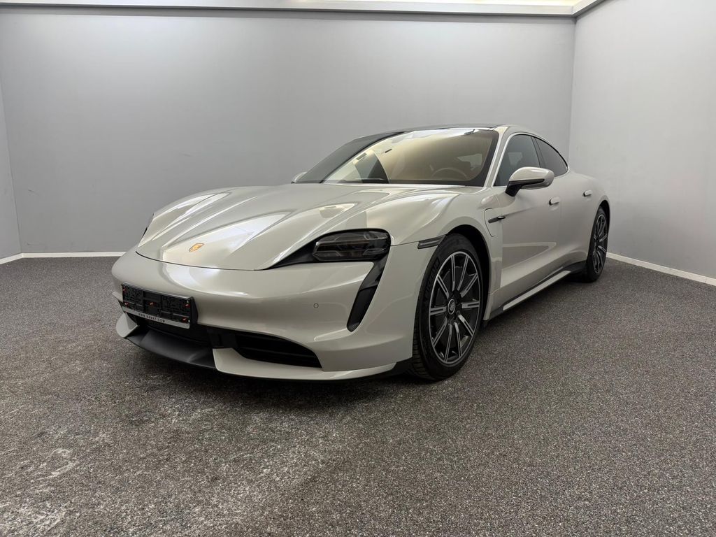 Porsche Taycan 2021