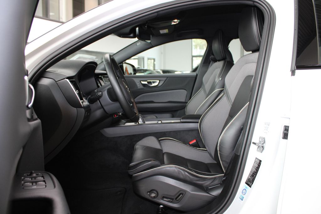 Volvo S60 2022