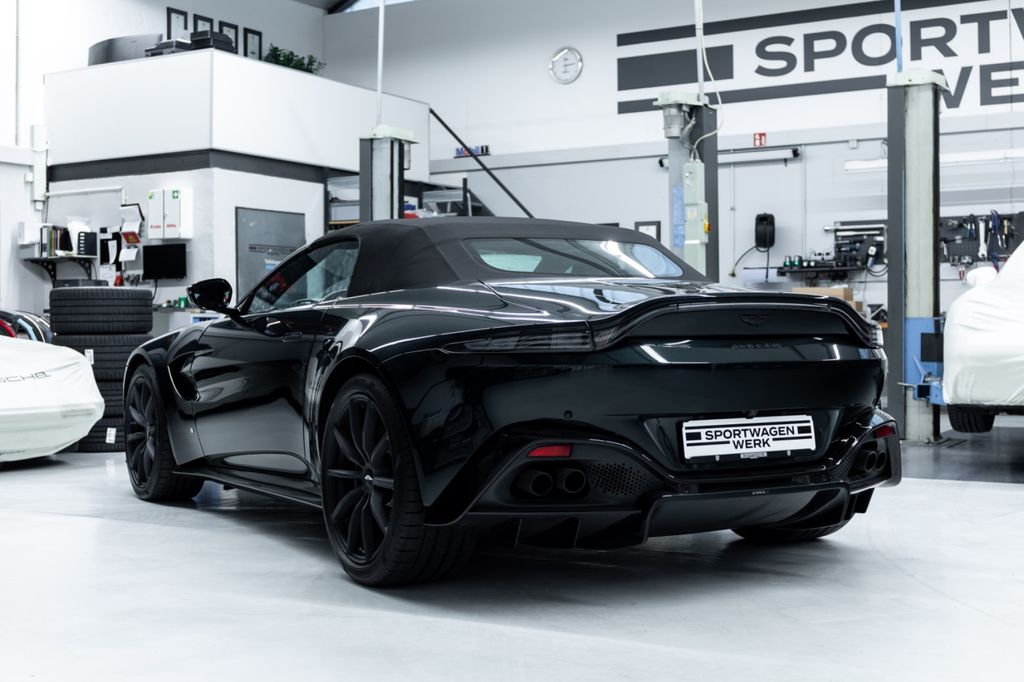 Aston Martin V8 Vantage 2021