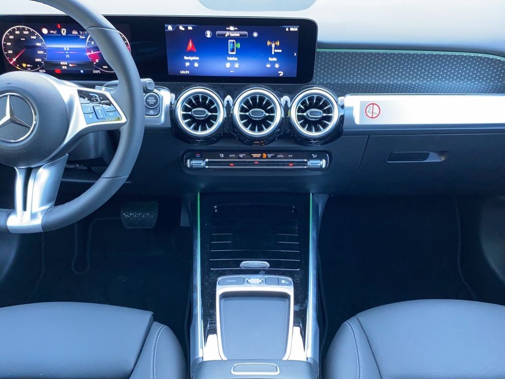 Mercedes-Benz GLB 200 2024