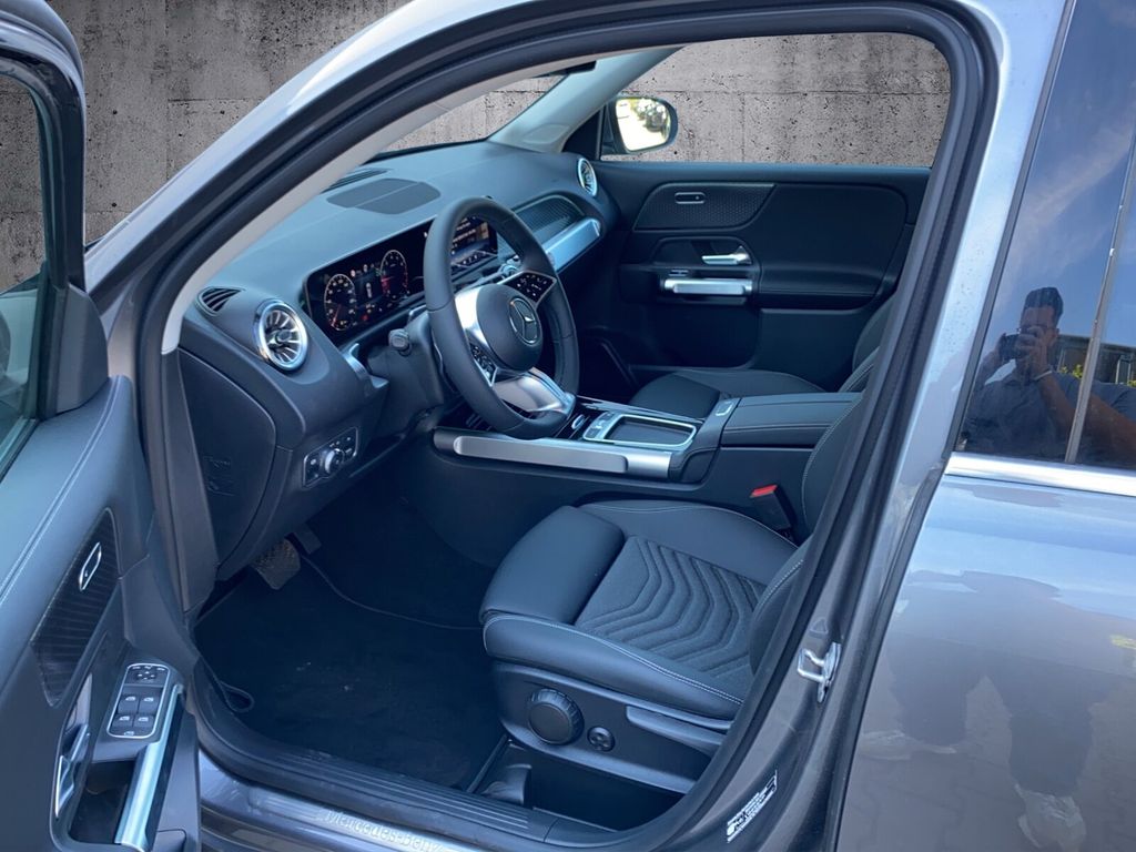 Mercedes-Benz GLB 200 2024