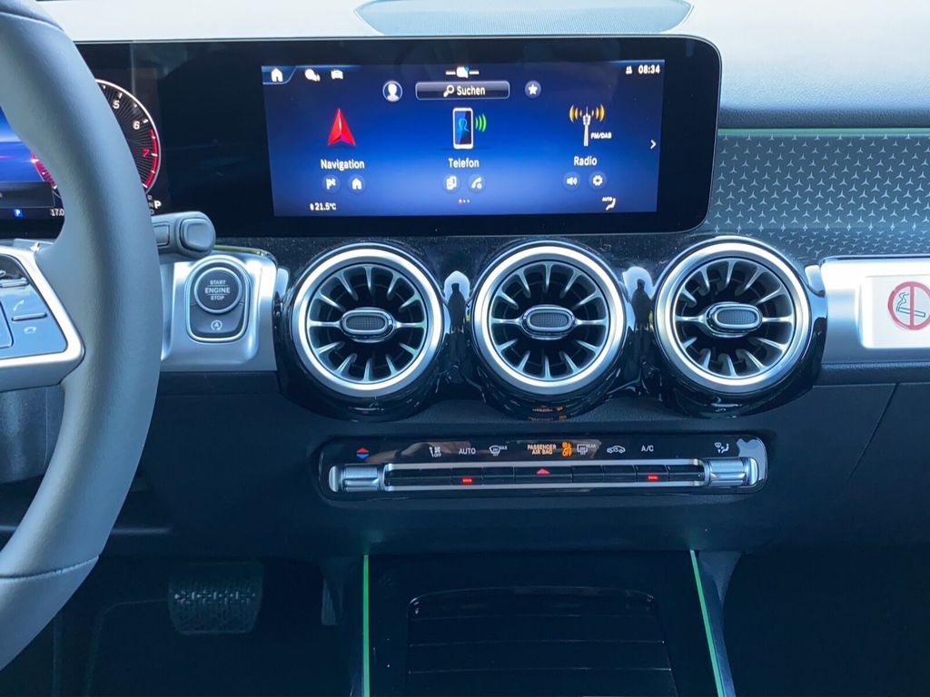 Mercedes-Benz GLB 200 2024